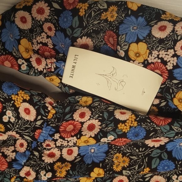 Floral Wrap Style Blouse Shirt Lily White - Picture 5 of 7